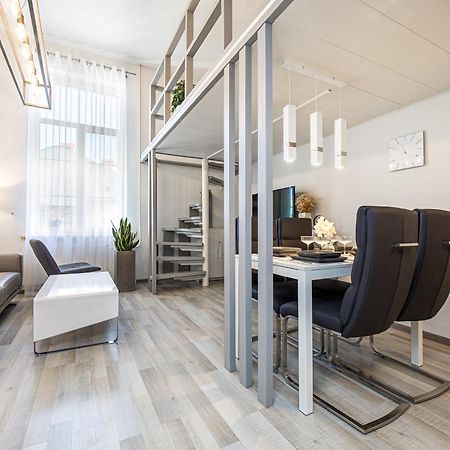 Loft Apartment In Klaipeda Oldtown Экстерьер фото