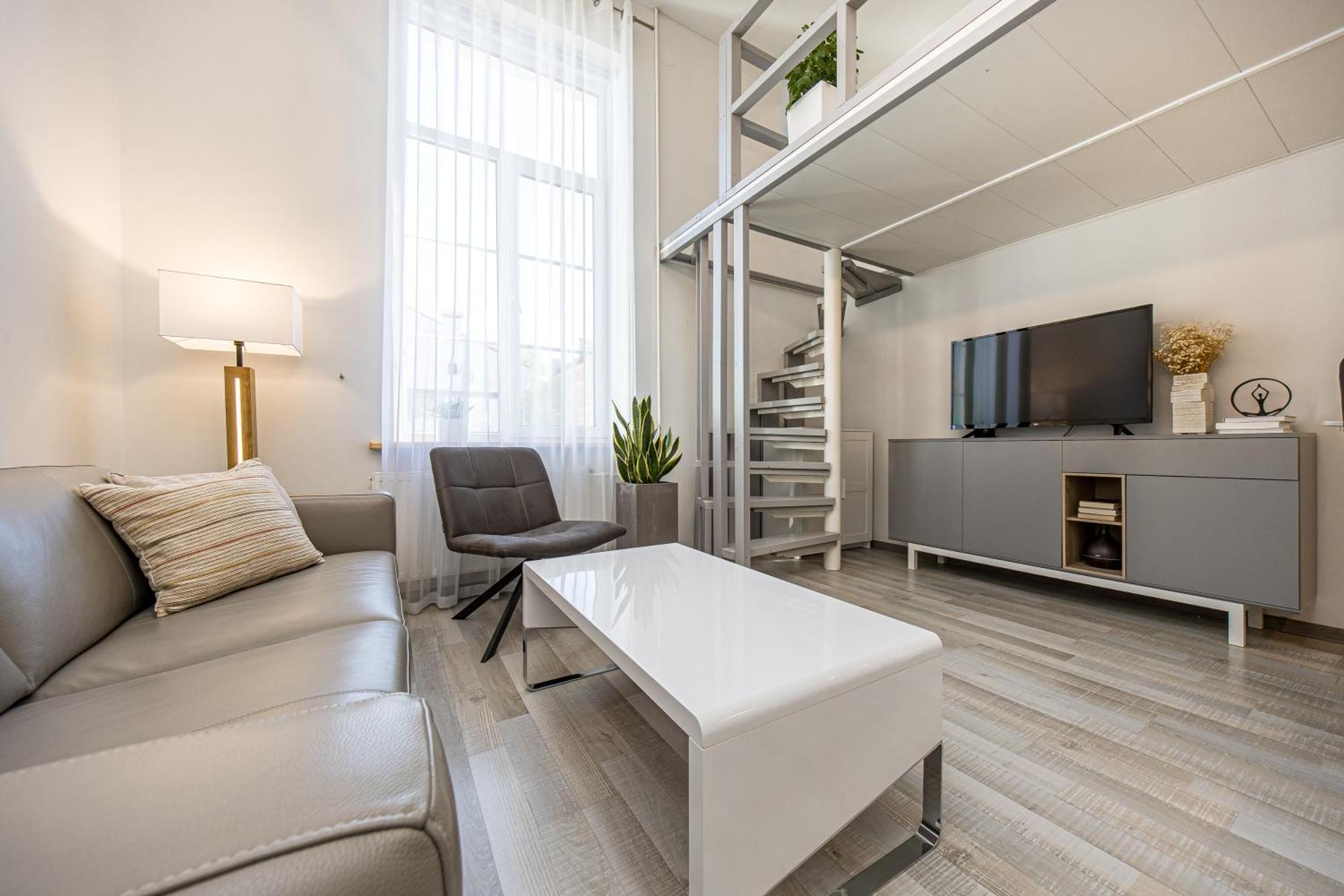 Loft Apartment In Klaipeda Oldtown Экстерьер фото