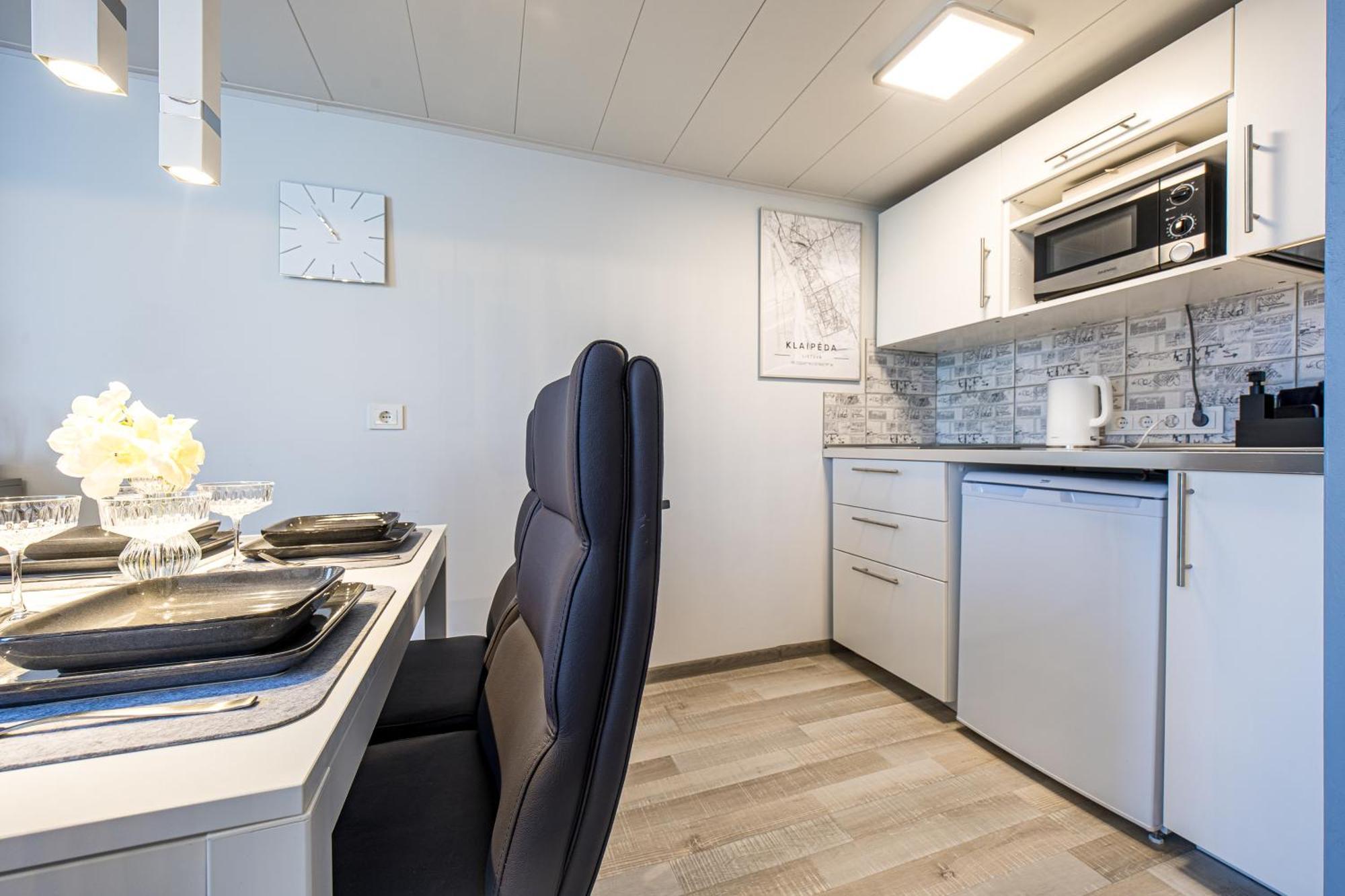 Loft Apartment In Klaipeda Oldtown Экстерьер фото